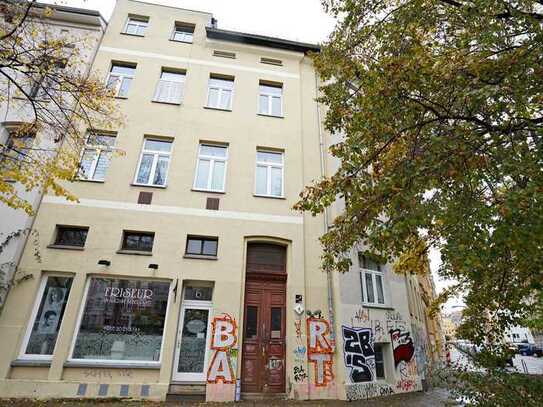 **Charmante Dachgeschosswohnung im Herzen von Halle – 4 Zimmer mit Blick über die Stadt**