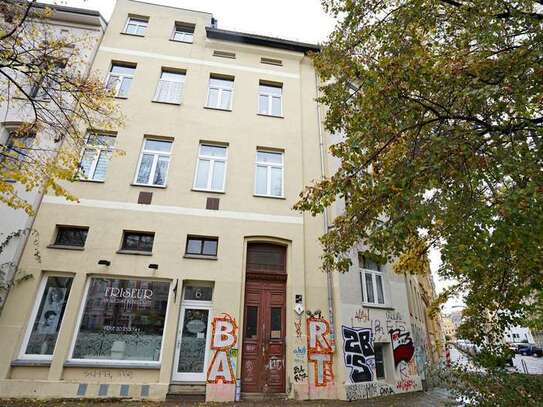 **Charmante Dachgeschosswohnung im Herzen von Halle – 4 Zimmer mit Blick über die Stadt**