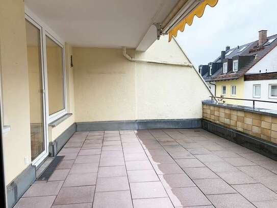 Toll renovierte Wohnung mit großer Terrasse! Sonnige 2-Zimmer-Wohnung in attraktivem Terrassenhaus!