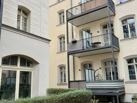 Hochwertig sanierte 2-Raum-Wohnung in Top-Lage mit Balkon in Richtung ruhigen Innenhof!