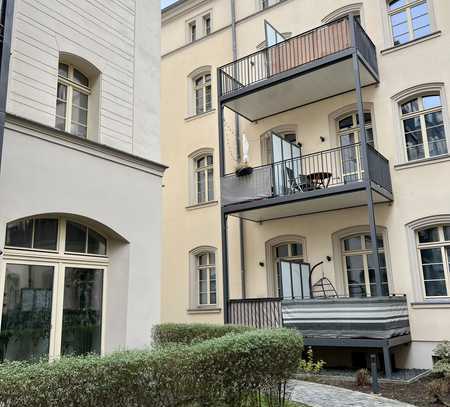 Hochwertig sanierte 2-Raum-Wohnung in Top-Lage mit Balkon in Richtung ruhigen Innenhof!