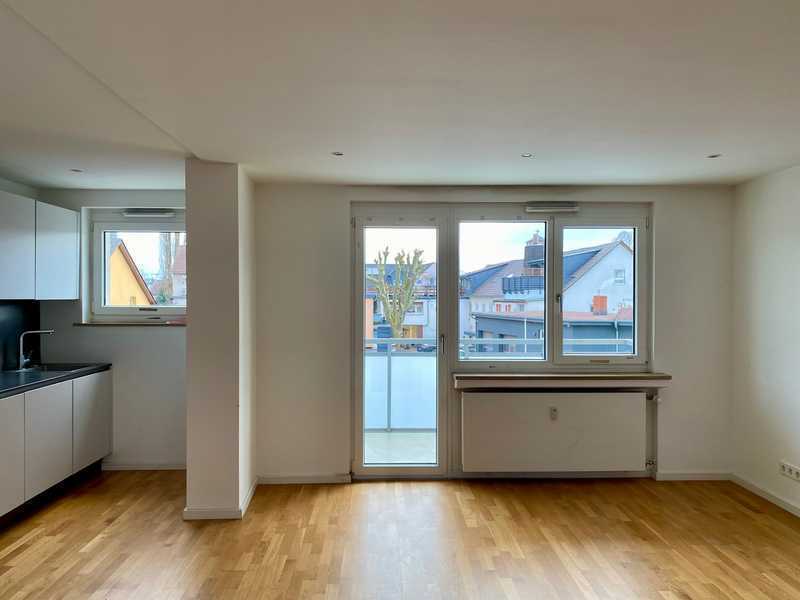 2-Zimmer-Wohnung mit Einbauküche und Balkon