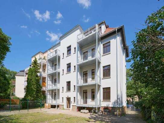 Aufwendig sanierte 3-Zimmer-Wohnung mit sonnigem Balkon und EBK in Leipzig-Lindenau