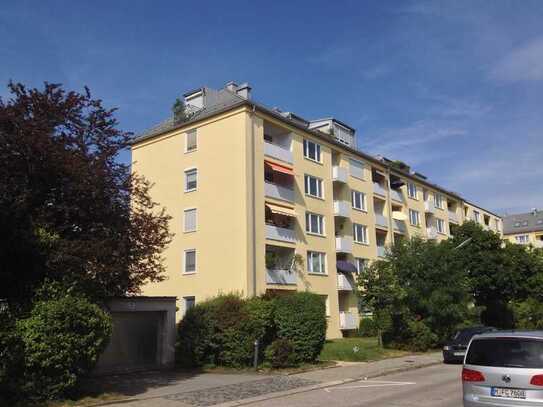 Lichtdurchflutete 5-Zimmer Wohnung mit Dachterrasse und Alpenblick