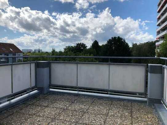 Stilvolle, gepflegte 3-Zimmer-Wohnung mit Balkon und EBK in Stuttgart