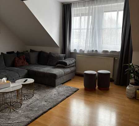 4-Zimmer Wohnung mit Balkon - 99 m² Wohnfläche - Keller und Stellplatz