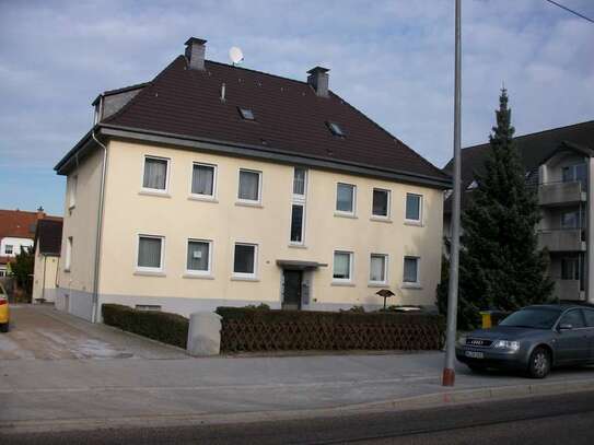 Modernisierte 2,5-Raum-Wohnung im EG eines kl. 5Familienhauses in Dortmund-Brackel