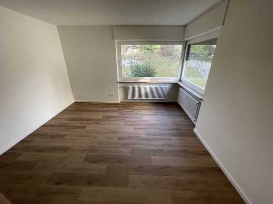 Neu renovierte 3-Zimmer-Wohnung mit Balkon und EBK in Freiburg im Breisgau