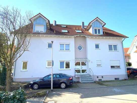 Großzügige und helle 3,5-Zimmer-Etagenwohnung mit Balkon, Tiefgaragenplatz und Kellerraum