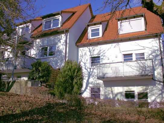 Attraktive 2-Zimmer-Wohnung mit Balkon und Einbauküche in Marloffstein