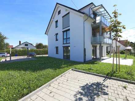 Wunderschöne und neuwertige Erdgeschosswohnung mit großer Terrasse und Gartenanteil