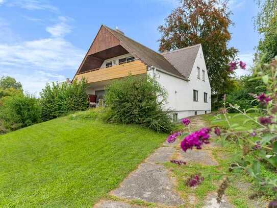 Ein- Zweifamilienhaus mit großem Garten und Nebengebäude