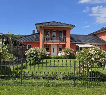 Ferienhaus in ruhiger Lage mit Wintergarten und Wasserblick!