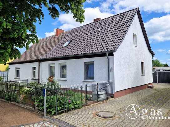 Liebevoll gepflegtes Einfamilienhaus auf großem Grundstück mit Pool und zusätzlichem Ausbaupotenzial