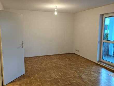 In Uninähe mit Balkon, Einbauküche und Tiefgaragenstellplatz