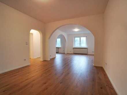 Leben wie im eigenen Haus - 4-Zi. Wohnung mit eigenem Garten und Eingang zu vermieten!