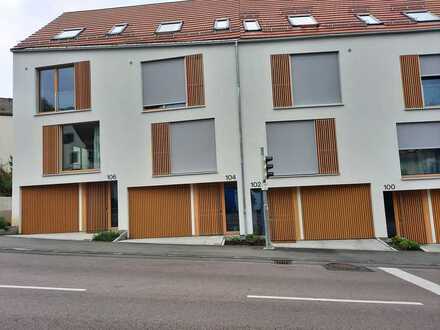 Attraktives und neuwertiges 5-Zi-RMH gehobener Innenausstattung in Gerlingen zu vermieten