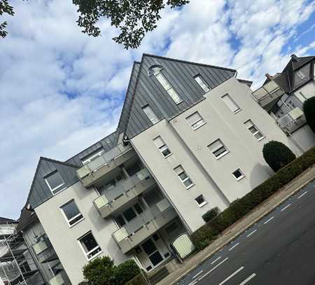 Modernisierte Wohnung mit dreieinhalb Zimmern und Balkon in Gelsenkirchen