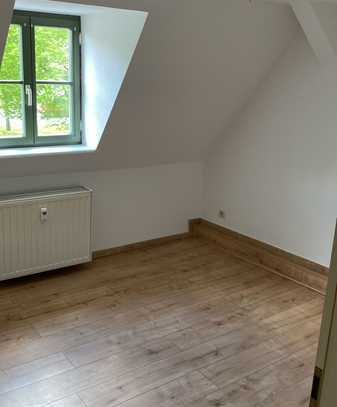 Schöne 2-Raum-Wohnung mit offener Küche in Naumburg