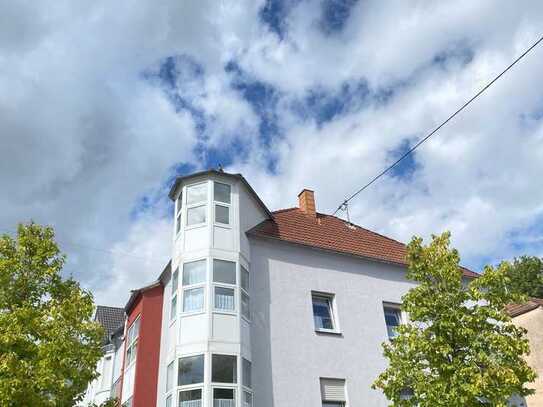 Helle Dachgeschosswohnung mit Loggia in Pachten