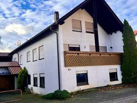 Zweifamilienhaus mit Garage und Schuppenanteil