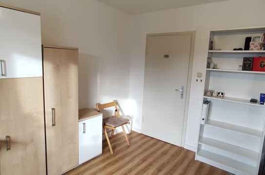 16m2 Zimmer mit Balkon in 2er WG, Haustiere erlaubt