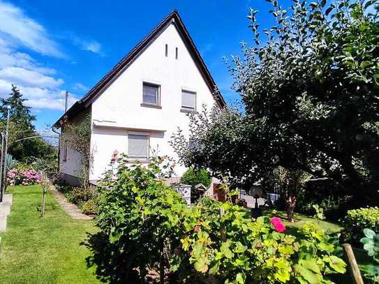 Idyllischer Sonnengarten, energetisch saniert und top gepfl. EFH in schöner Lage