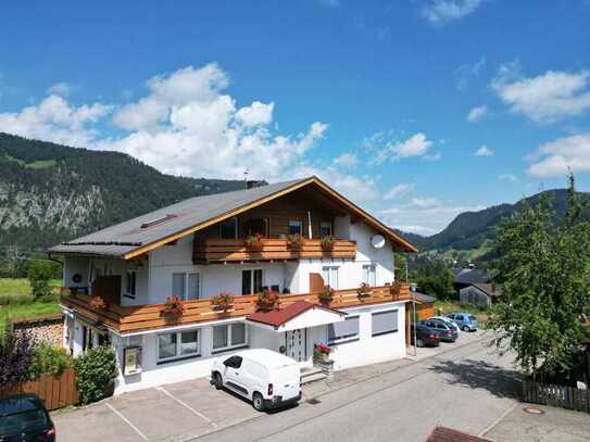 EINE Einheit, zwei Wohnungen mit Bergpanorama in einem Ortsteil von Oberstdorf