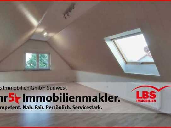 Sehr gepflegte Maisonette-Wohnung, mit Balkon, Stellplatz, zentral gelegen