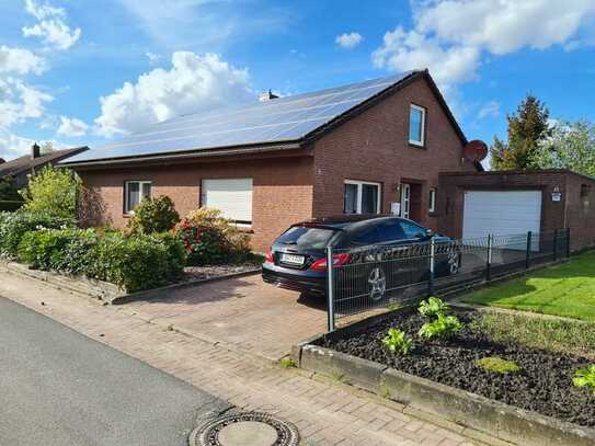 Einfamilienhaus mit großzügiger Garage und ertragreicher Photovoltaikanlage in Weener