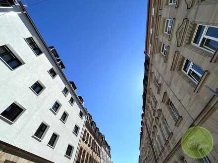 ** TOP ROOF ** ERSTbezug & "neuer" AltbauCharme ** 4 Zimmer ** ca. 93 qm ** mit Balkon **