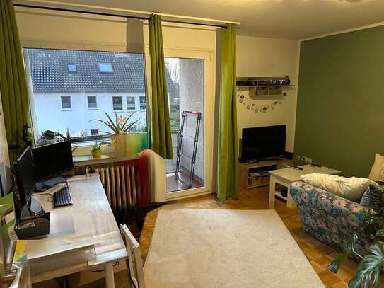 Ansprechende 2-Zimmer-Wohnung mit gehobener Innenausstattung mit Balkon und Einbauküche in Hameln