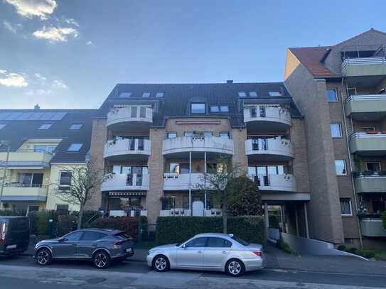 Sehr schöne 3 Zimmer Maisonette-Wohnung mit Balkon & Stellplatz zentral in Leichlingen