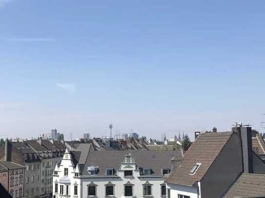 Exklusives Penthouse über zwei Etagen in stilvollem Altbau