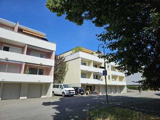 2-Zimmer Penthous Wohnung mit sonnigem Blick über Konstanz in Richtung Schweiz