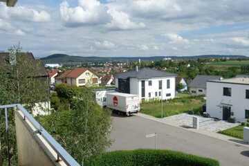 Moderne 3-Zimmer-Wohnung mit Balkon und Einbauküche in Aussichtslage