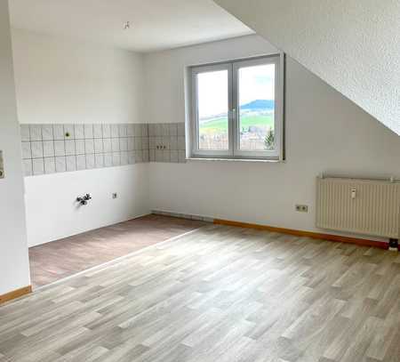 2-Zimmer-DG-Wohnung mit tollem Weitblick in Schönfeld