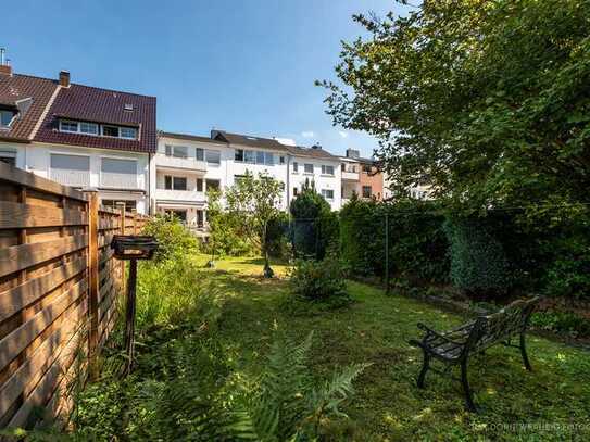 PURE - Townhouse (derzeit 3 Parteien) Umnutzung als EFH in gefragter Lage in Köln Sülz mit Garten