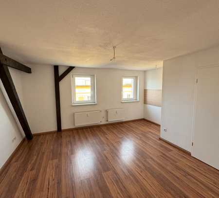 Apartment mit Einbauküche! Nur 29 Min. bis DHL & 20 Min bis StarPark - ideal für Studierende/Pendler