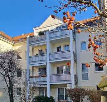 Schöne Dreiraumwohnung mit Sonnenbalkon und Stellplatz!