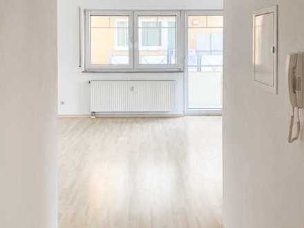 2-Zimmer-Wohnung mit Einbauküche, Balkon, TG-Stellplatz und Außenstellplatz