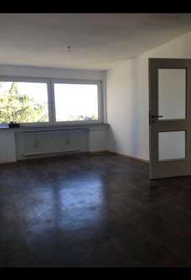 Schöne 3 1/2 Zimmer-Wohnung mit Balkon in Krefeld