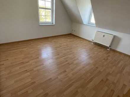 Schöne 2 Zimmerwohnung mit Einbauküche