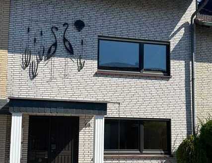 Provisionsfreies Reihenhaus mit fünf Zimmern, großen Terrassen, Doppelgarage in Höhenhaus