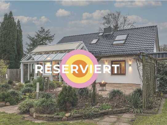 RESERVIERT: Modernisiertes Einfamilienhaus in Reinbek mit traumhaftem Garten und vielen Extras