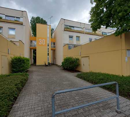 GEPFLEGTE WOHNANLAGE MIT INTERESSANTER ARCHITEKTUR - MAISONETTE-WOHNUNG SOFORT VERFÜGBAR