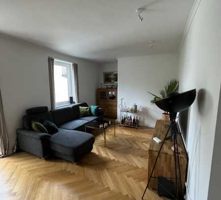 Exklusive 2-Zimmer-Wohnung mit gehobener Innenausstattung mit Balkon und EBK in Düsseldorf