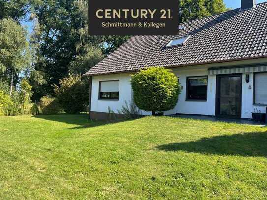 Geräumige Erdgeschosswohnung mit großem Garten und traumhaftem Blick in die Natur