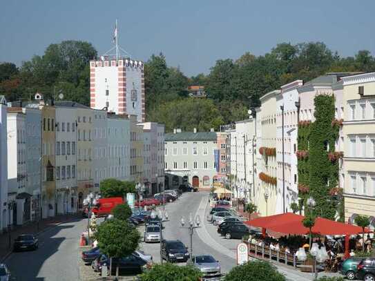 Neuwertige 2,5-Zimmer-Stadtplatzwohnung mit EBK in Mühldorf am Inn