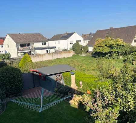 Schöne 3 Zimmerwohnung mit großem Balkon in ruhigem Haus